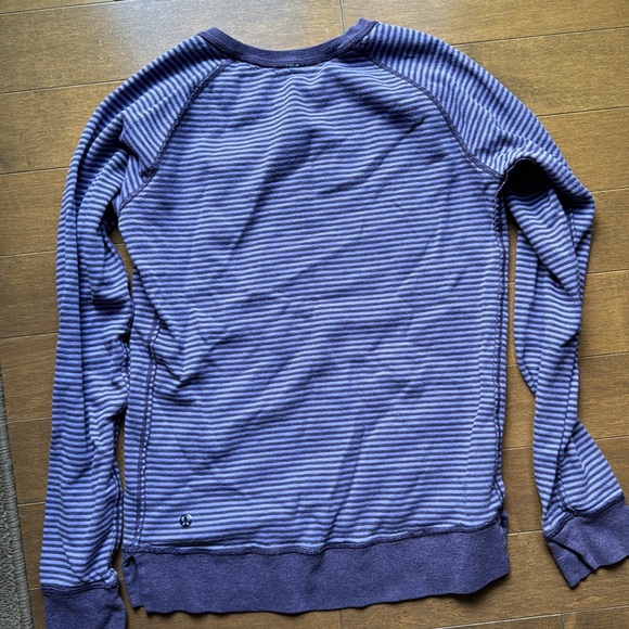 Lululemon Reversible Sweater size 2 - Picture 2 of 3